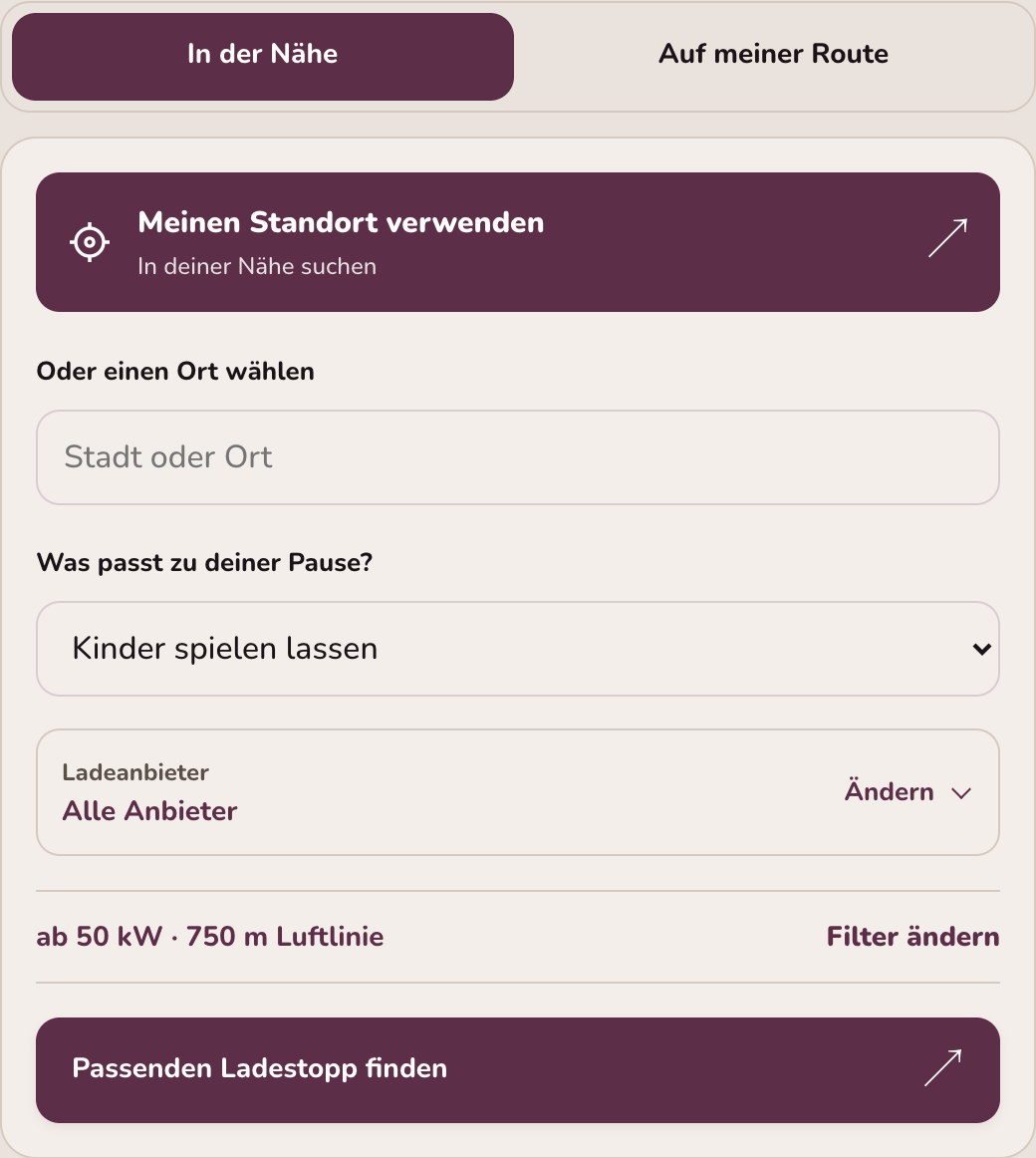 Suchansicht der Web-App: Ort oder Route, gewünschte Aktivität, Ladeanbieter und Ladeleistung auswählen.